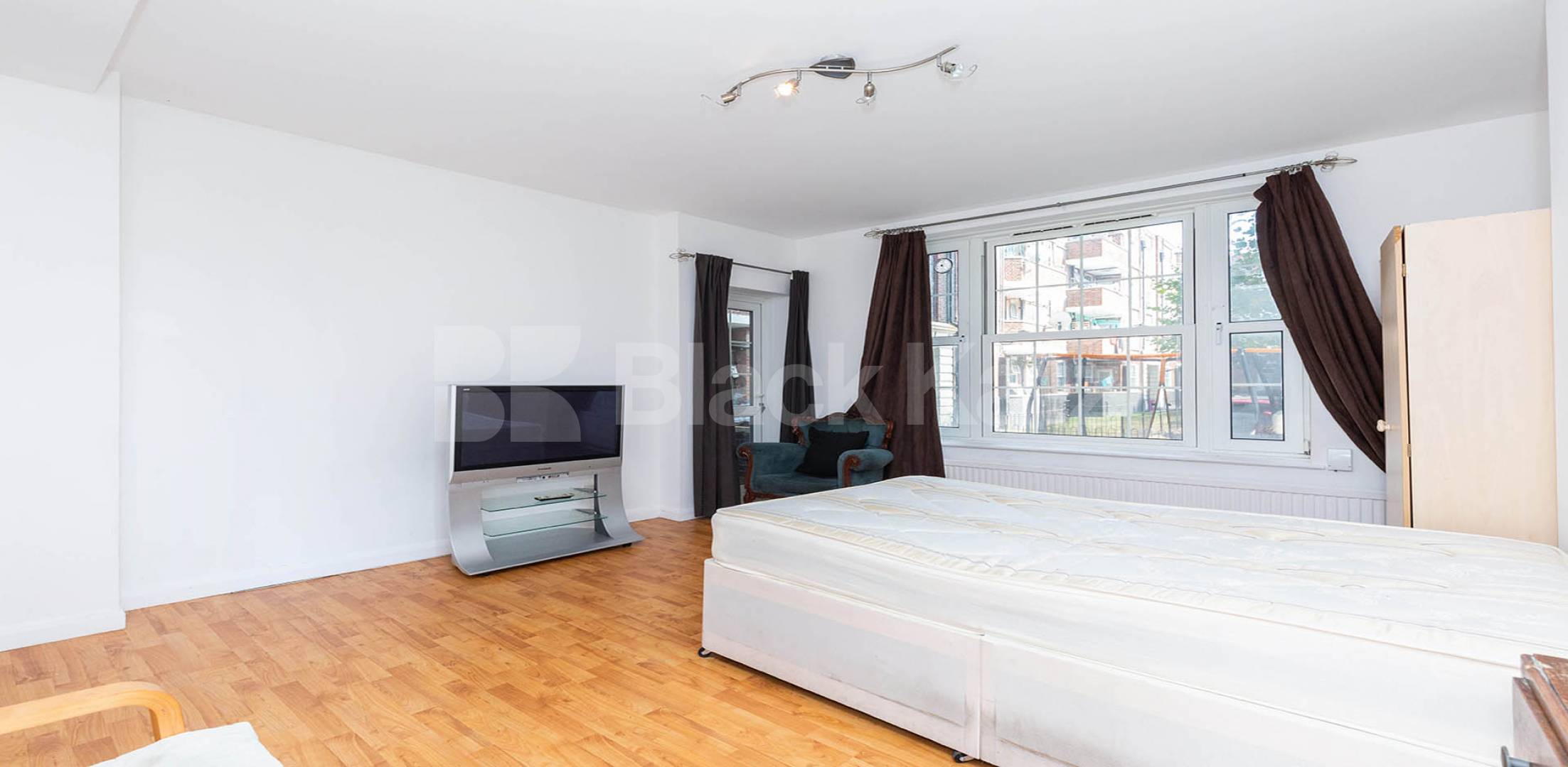 Spacious three double bedroom property in an amazing location Torriano Avenue, Kentish Town
